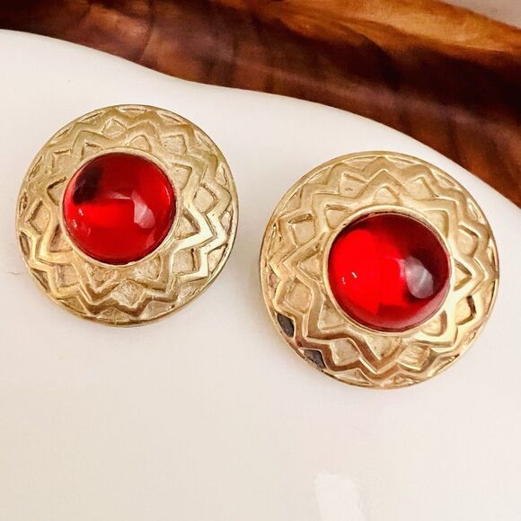 Vintage Galleria Gripoix Glass Earrings Cabochon Clip On Red Gold Tone Round - Picture 1 of 12